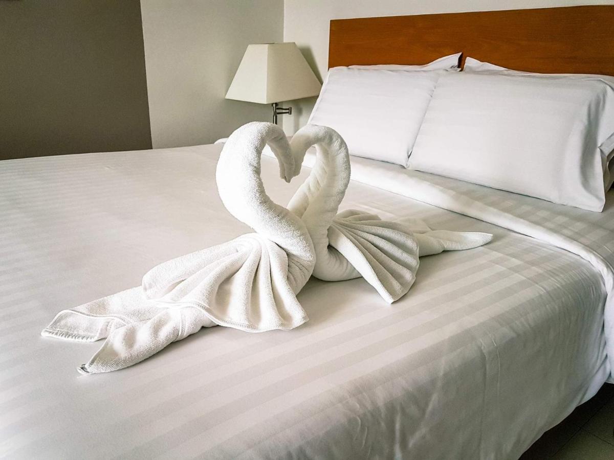 Mansfield Lodge Hotel Ltd Bagian luar foto